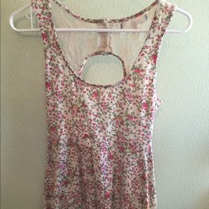 Floral lace back tank top